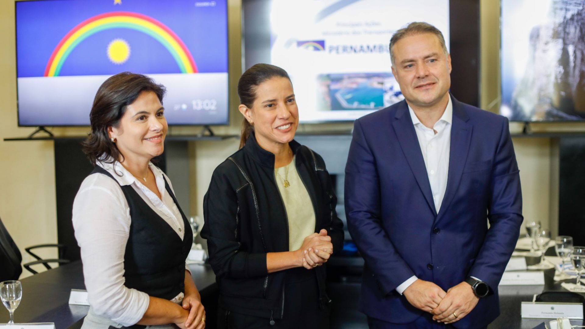 Vice-governadora, Priscila Krause, governadora Raquel Lyra e ministro dos Transportes, Renan Filho. Foto: Miva Filho/SECOM