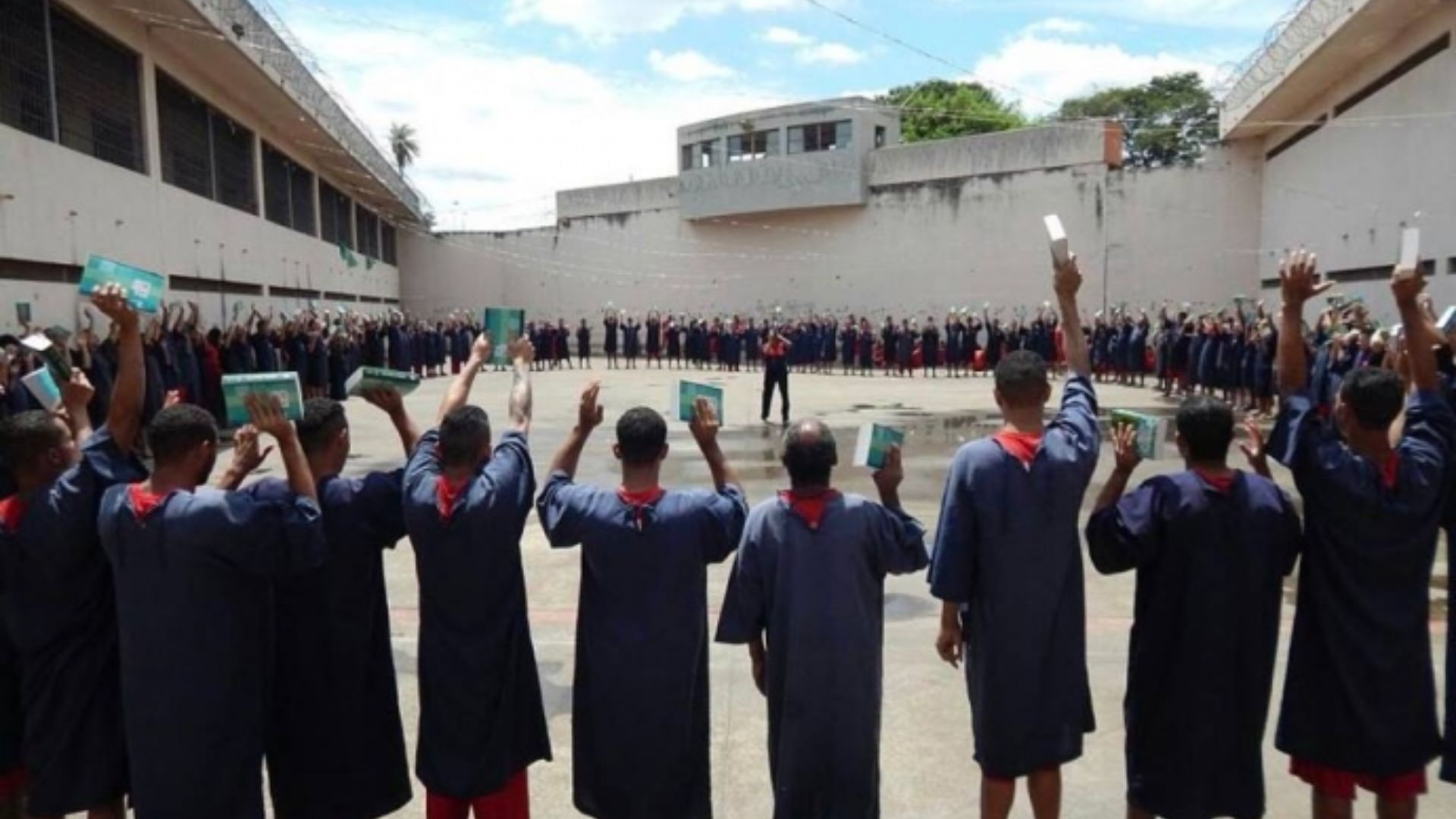 Governo proíbe grupos religiosos tentarem a conversão dos presos. Foto: Divulgação