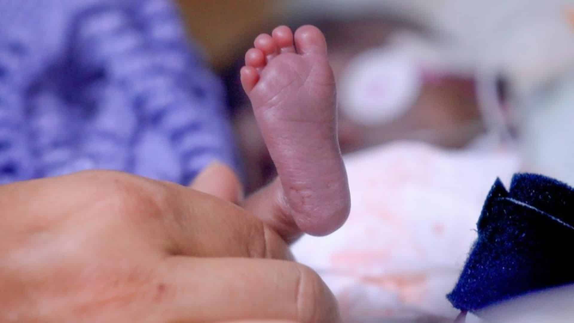Justiça restaura resolução do CFM que proibe assistolia fetal em ABORTOS.
