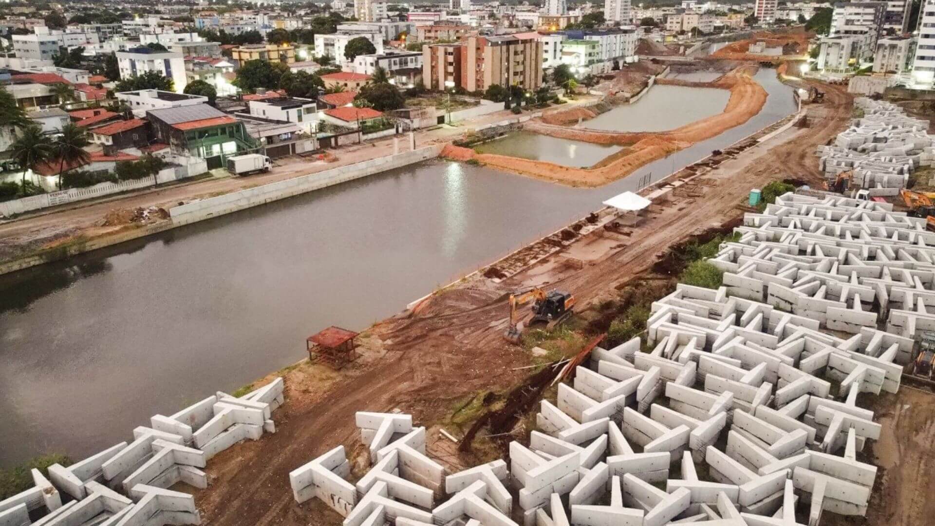 Obras no Canal do Fragoso, em Olinda. Foto: Divulgação/ Governo Federal