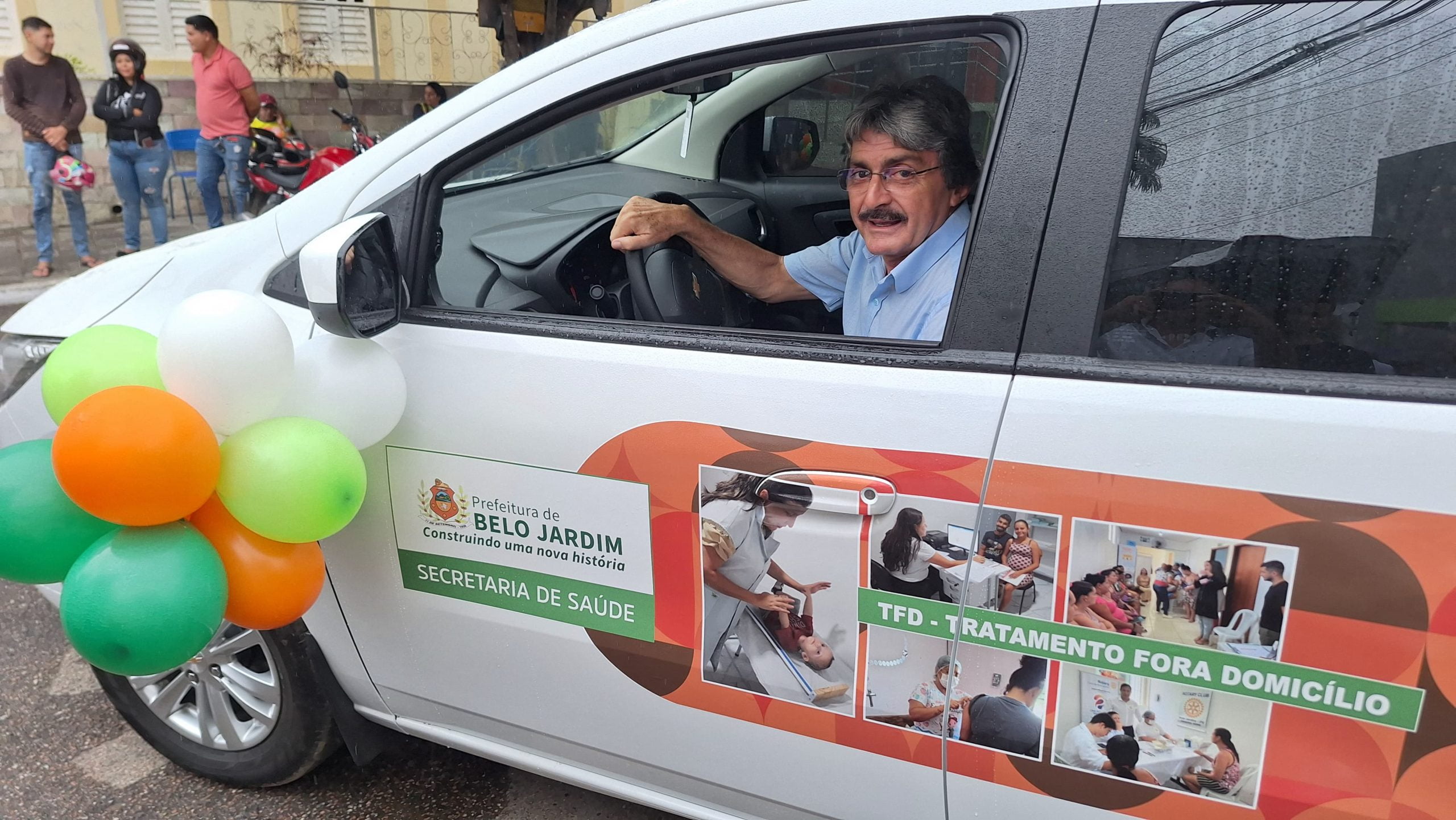 População de Belo Jardim recebe carros para TFD e motocicleta que auxilia na Vigilância Epidemiológica.