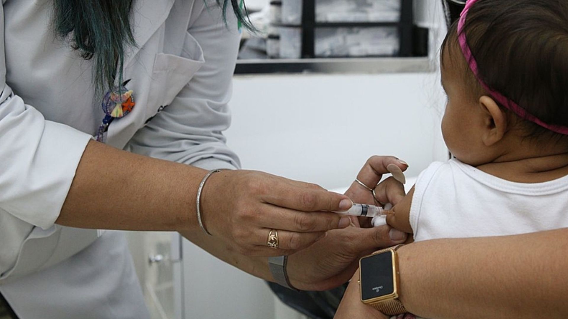 Criança sendo vacinada. Foto: Rovena Rosa/Agência Brasil