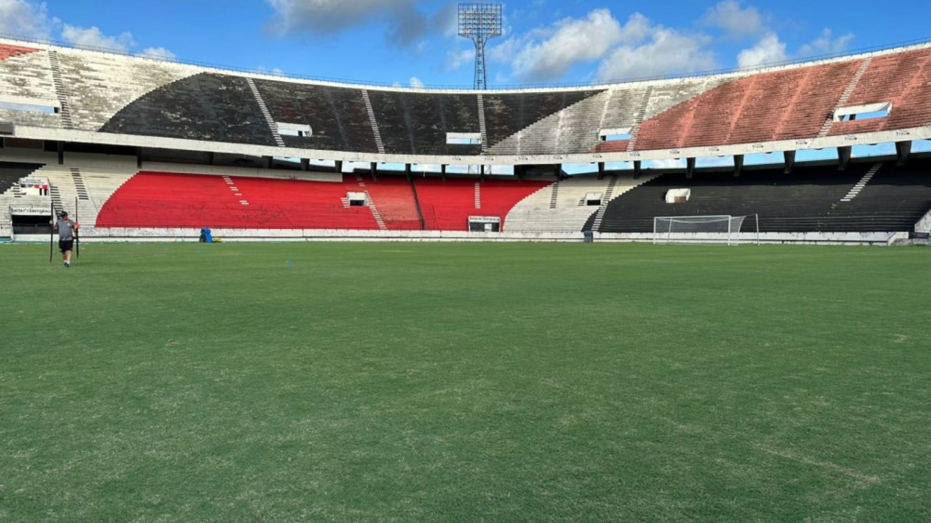 Obras nos banheiros do Arruda foram paralisadas, confirma presidente patrimonial do SANTA CRUZ