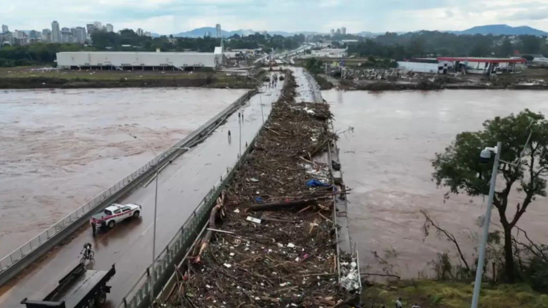 Governo Milei oferece ajuda ao Rio Grande do Sul após enchentes