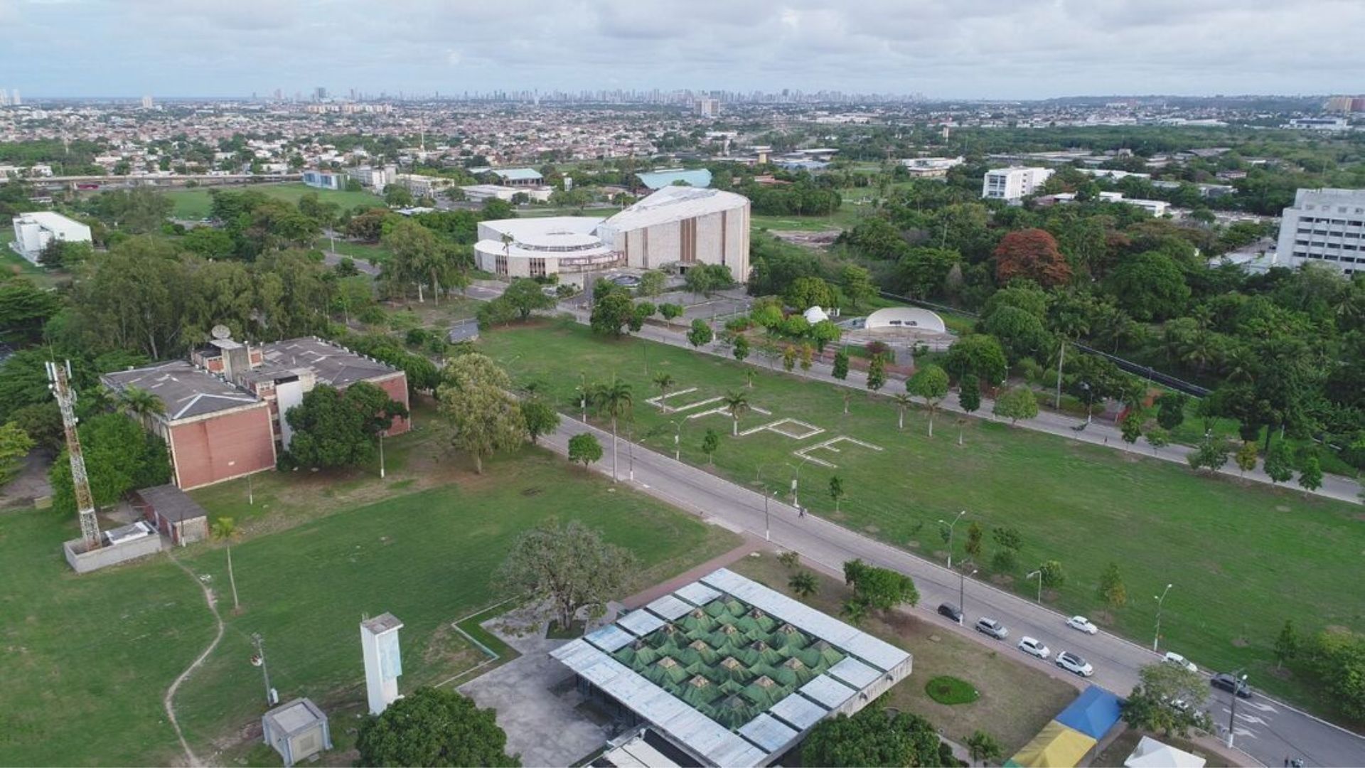 Homem MORRE no campus da UFPE após ser BALEADO na Cidade Universitária; Polícia investiga caso