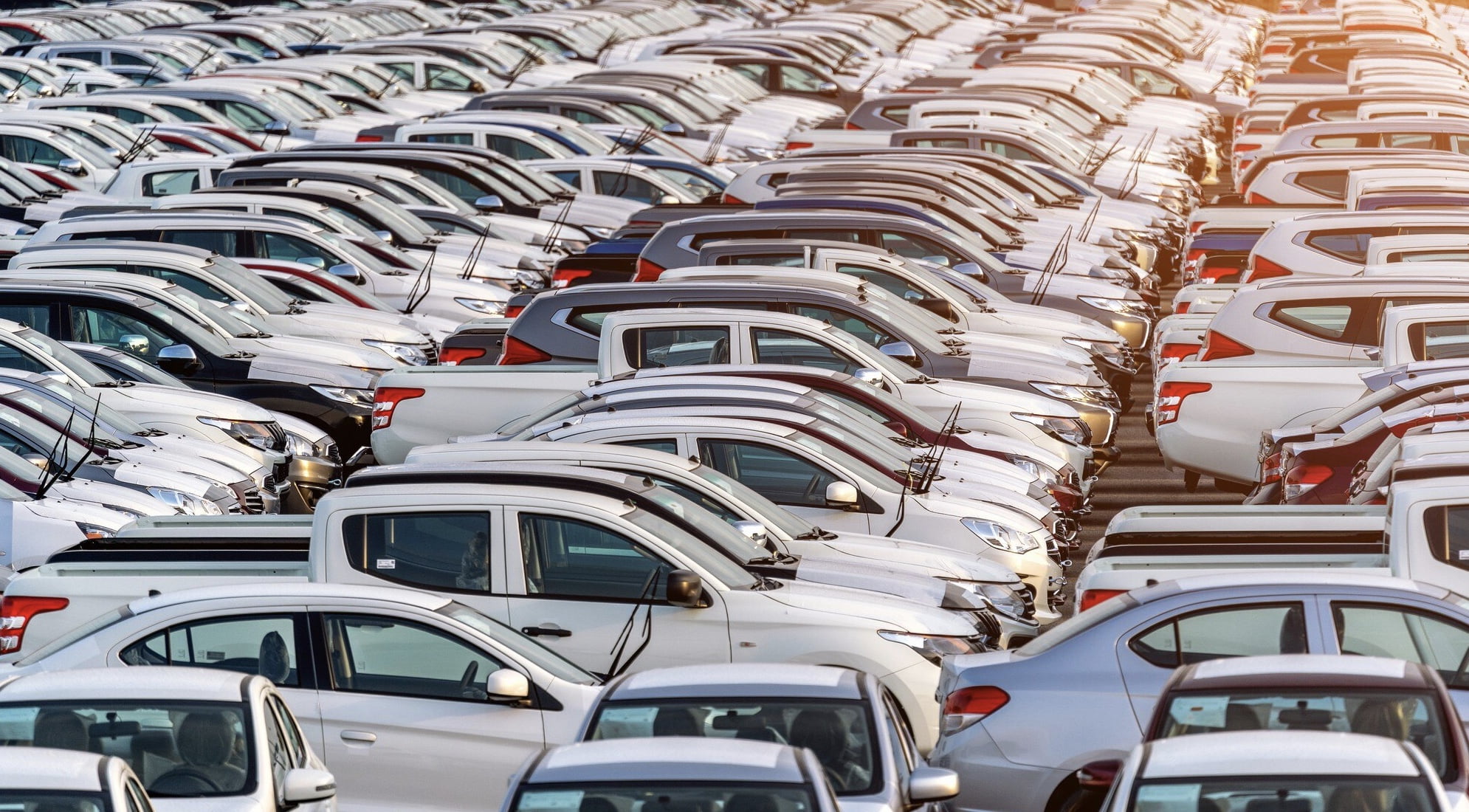 Acúmulo de carros nos Portos Brasileiros já chega a 50 mil unidades. Imagem ilustrativa. Foto: Freepik.