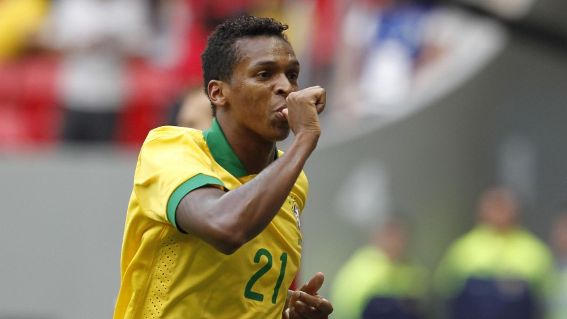 Jô com a camisa da Seleção Brasileira. Foto: Rafael Ribeiro / CBF
