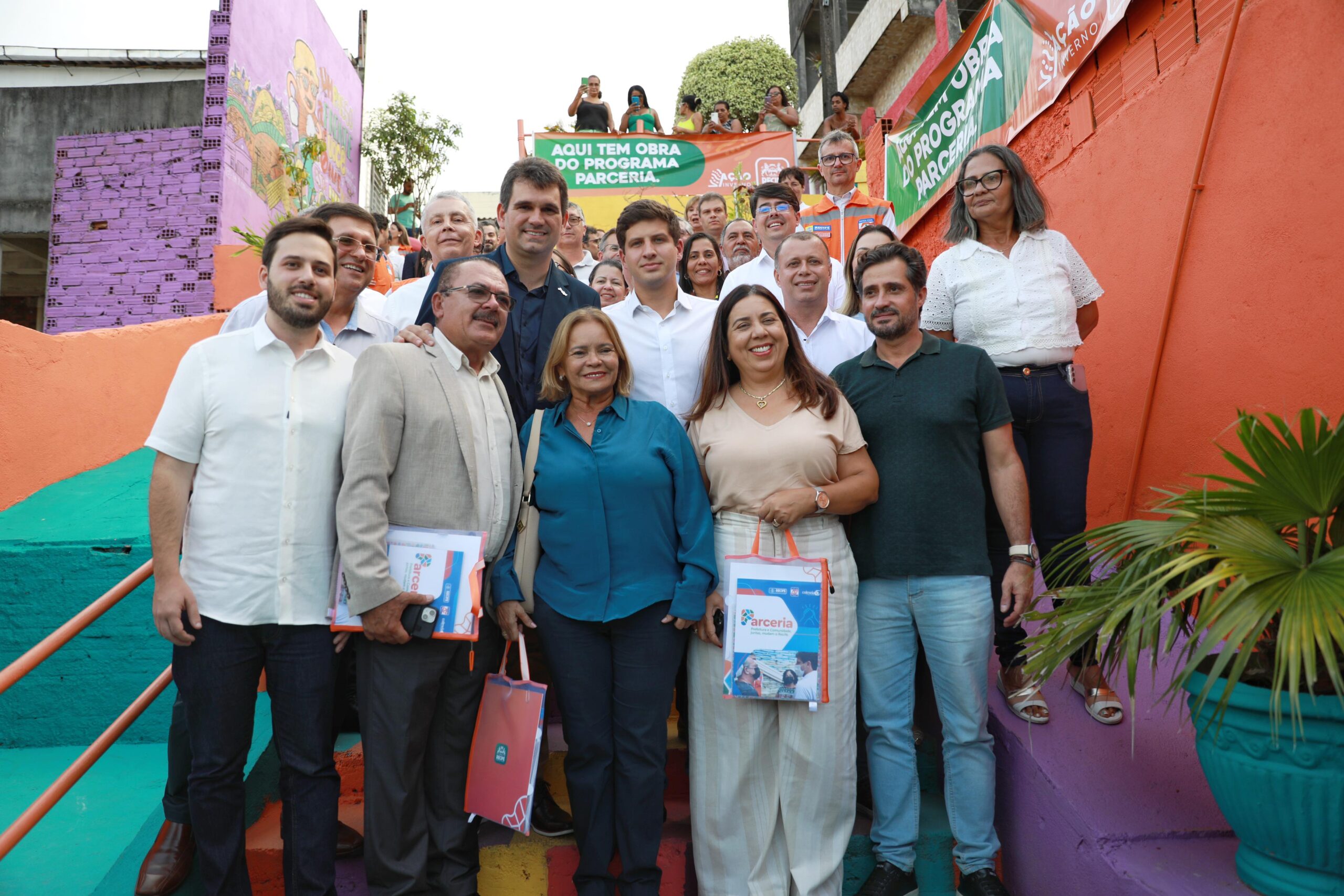 João Campos apresenta Programa Parceria do Recife a prefeitos pernambucanos.