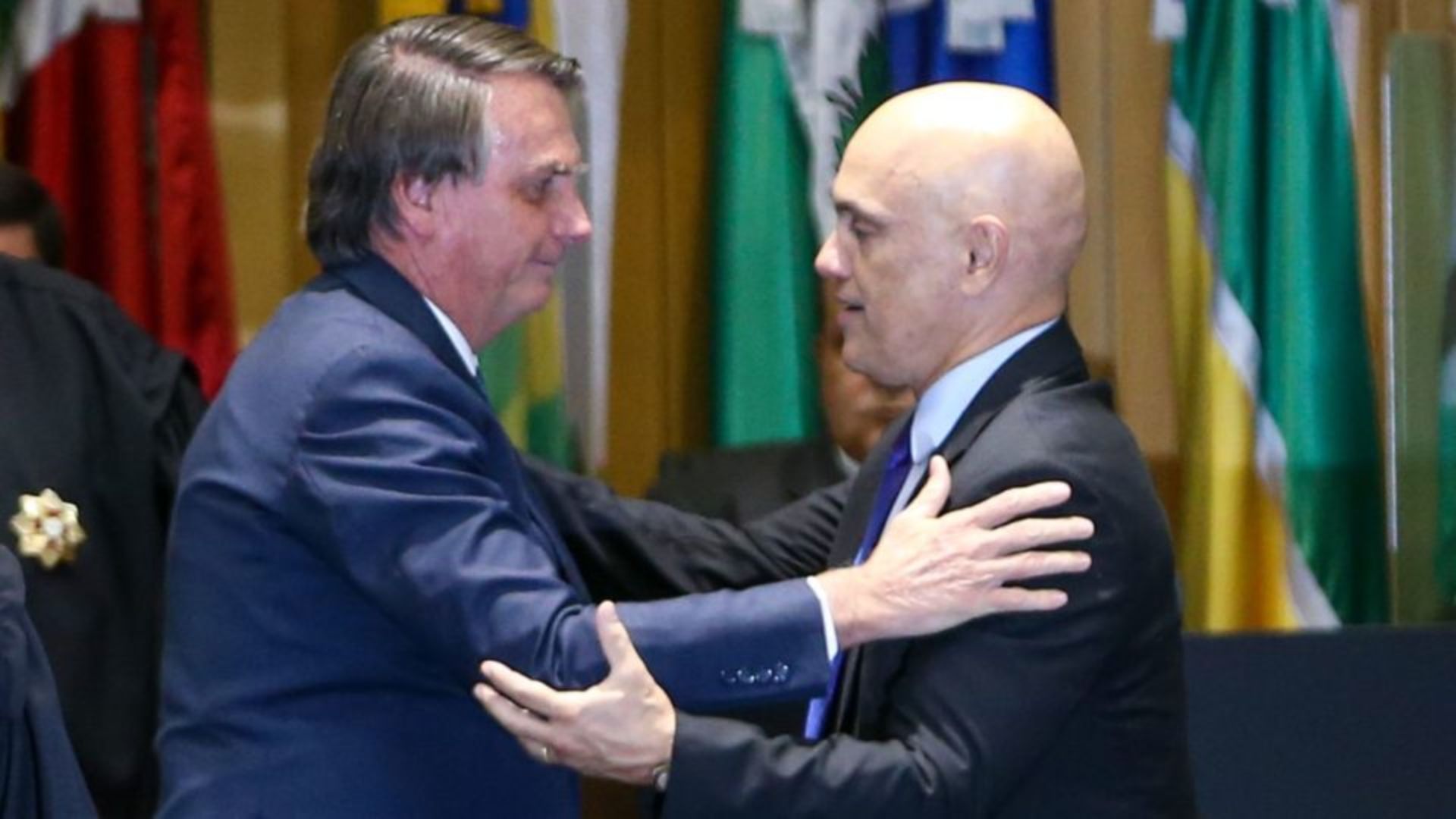 Perseguição sem fim, diz BOLSONARO sobre decisão de MORAES de manter INELEGIBILIDADE