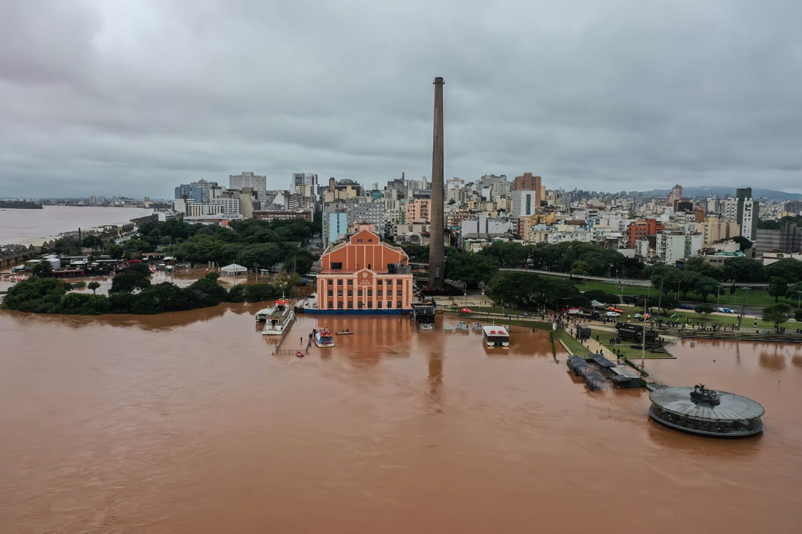 Porto Alegre debaixo d'água após cheia de rio.  Foto: Gilvan Rocha/Agência Brasil
