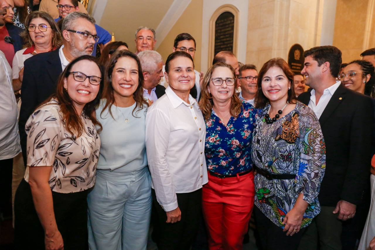 Prefeita Elcione comemora parceria com a governadora para a construção novas creches. Foto: Ivonildo Pedro