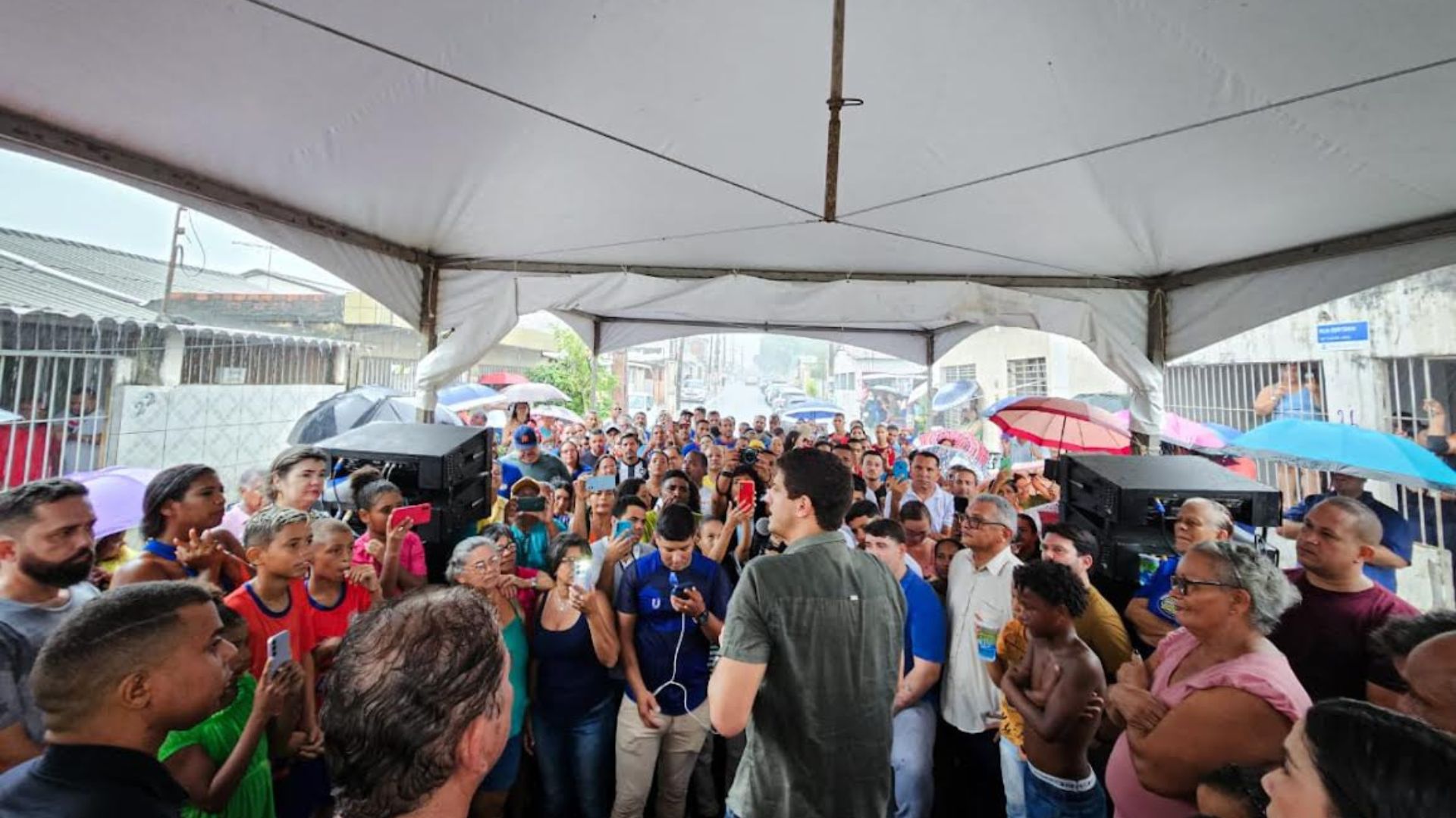 Prefeitura do Recife entrega pavimentação de ruas e ampliação de escola no bairro do Jordão