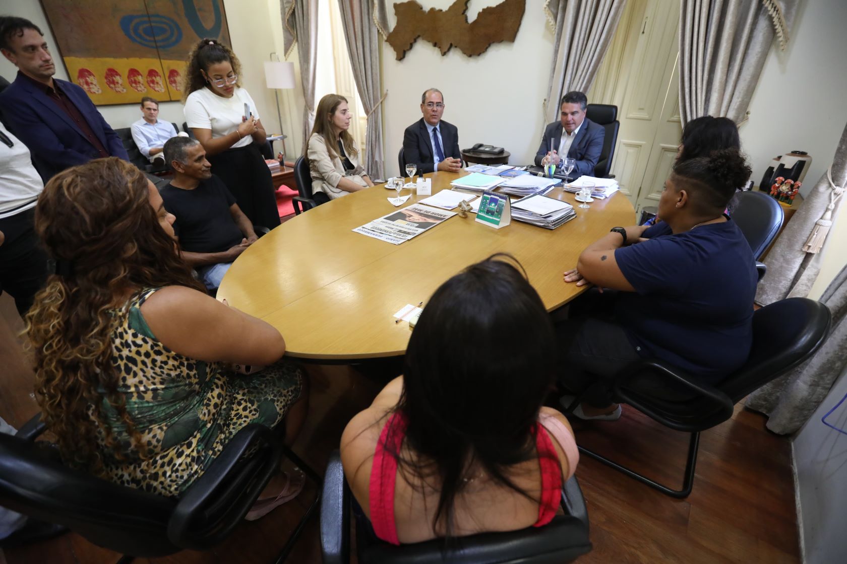 Reunião entre o prefeito Mano Medeiros e o Governo de Pernambuco. Foto: Chico Bezerra/PJG