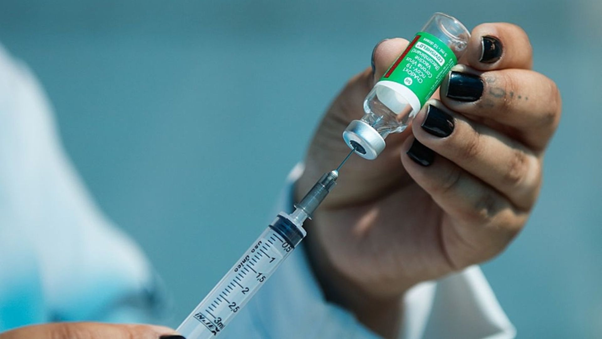 Vacinação contra gripe é ampliada para público a partir dos SEIS meses.