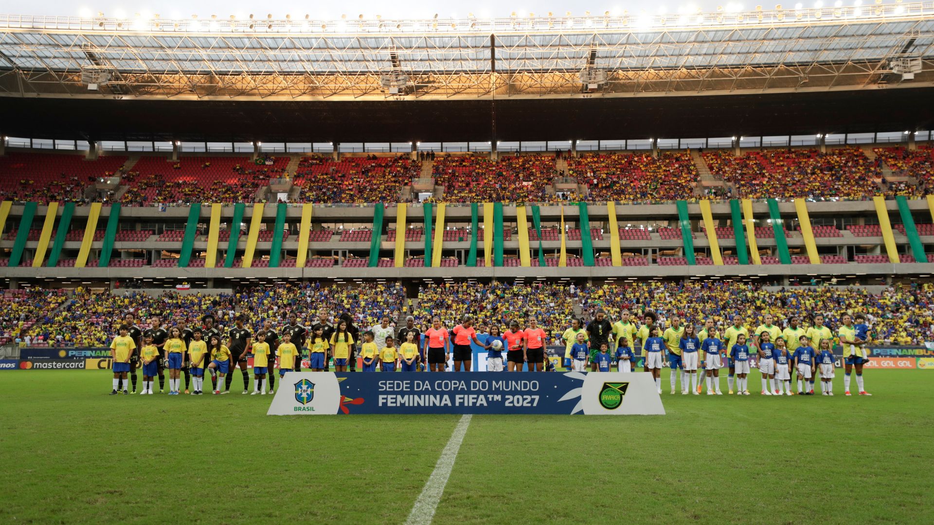 Brasil e Jamaica, na Arena de Pernambuco. Foto: Lívia Villas Boas / CBF