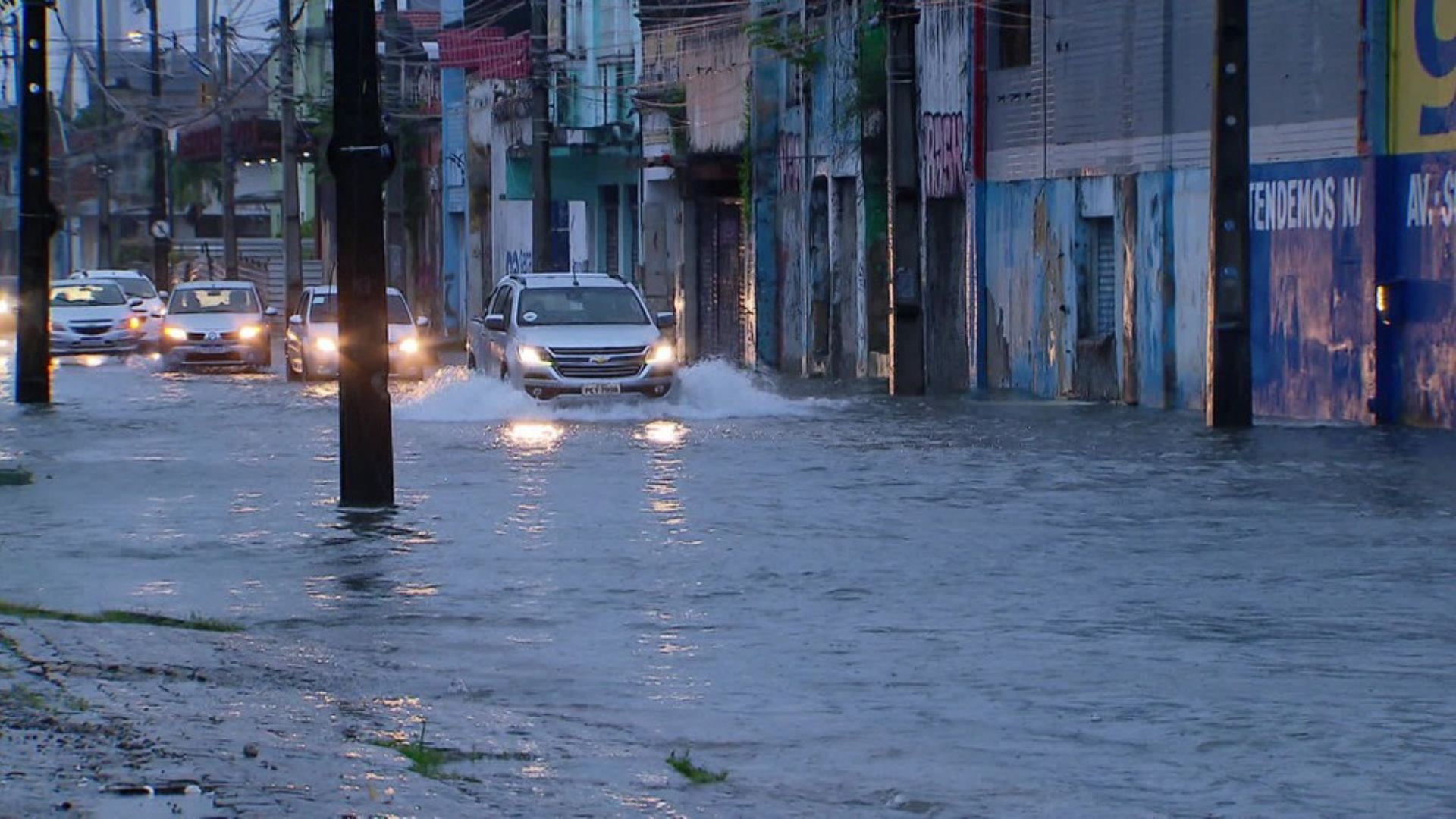 Chuvas fortes causam problemas no abastecimento de água no Grande Recife. Foto: reprodução