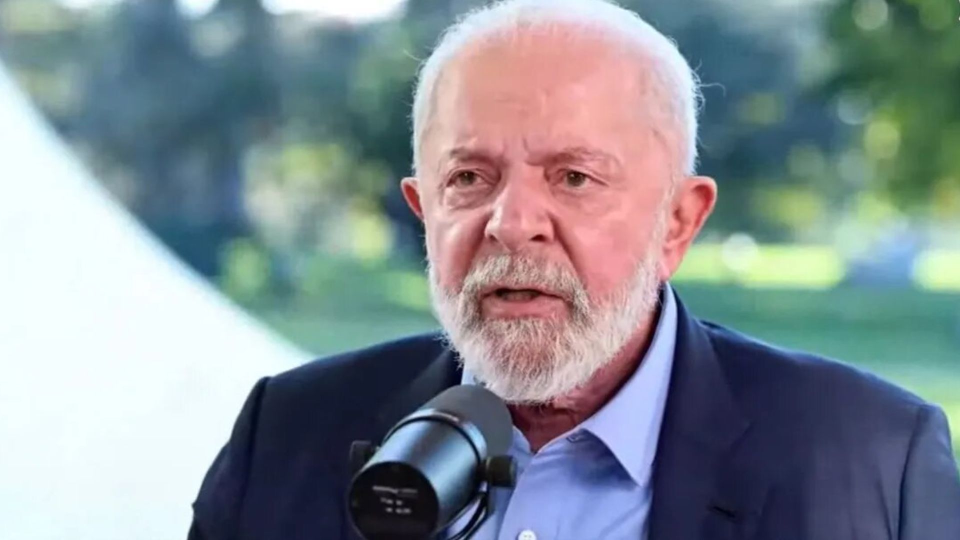 Lula critica presidente do Banco Central: 'Tem lado político e trabalha para prejudicar o país'.