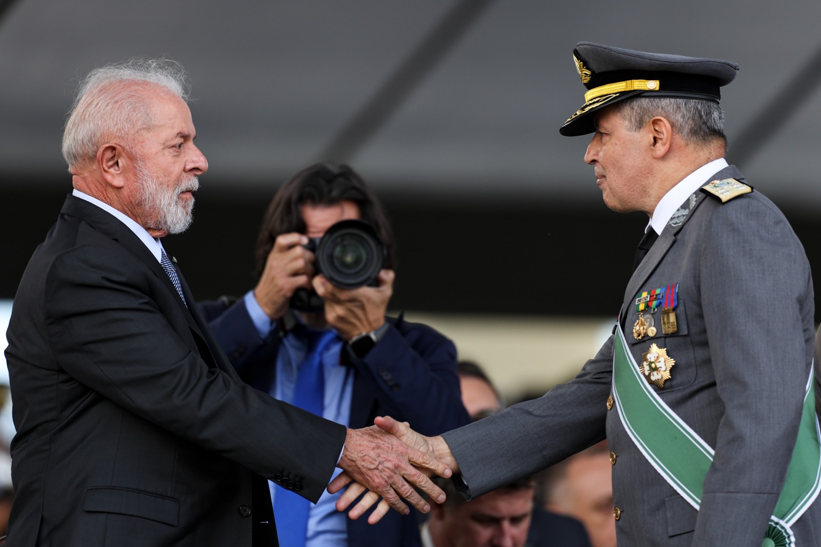 Presidente Lula e o comandante do Exército, general Tomás Ribeiro Paiva. Foto: Marcelo Camargo/Agência Brasil