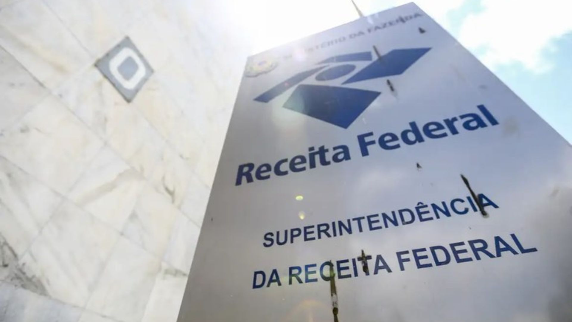 Receita Federal registra 43 MILHÕES de declarações do Imposto de Renda. arrecadação