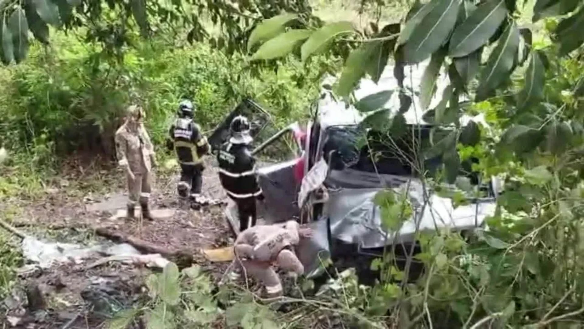 SAMU atualiza número de vítimas atendidas em acidente entre van e ônibus no Grande Recife; confira,