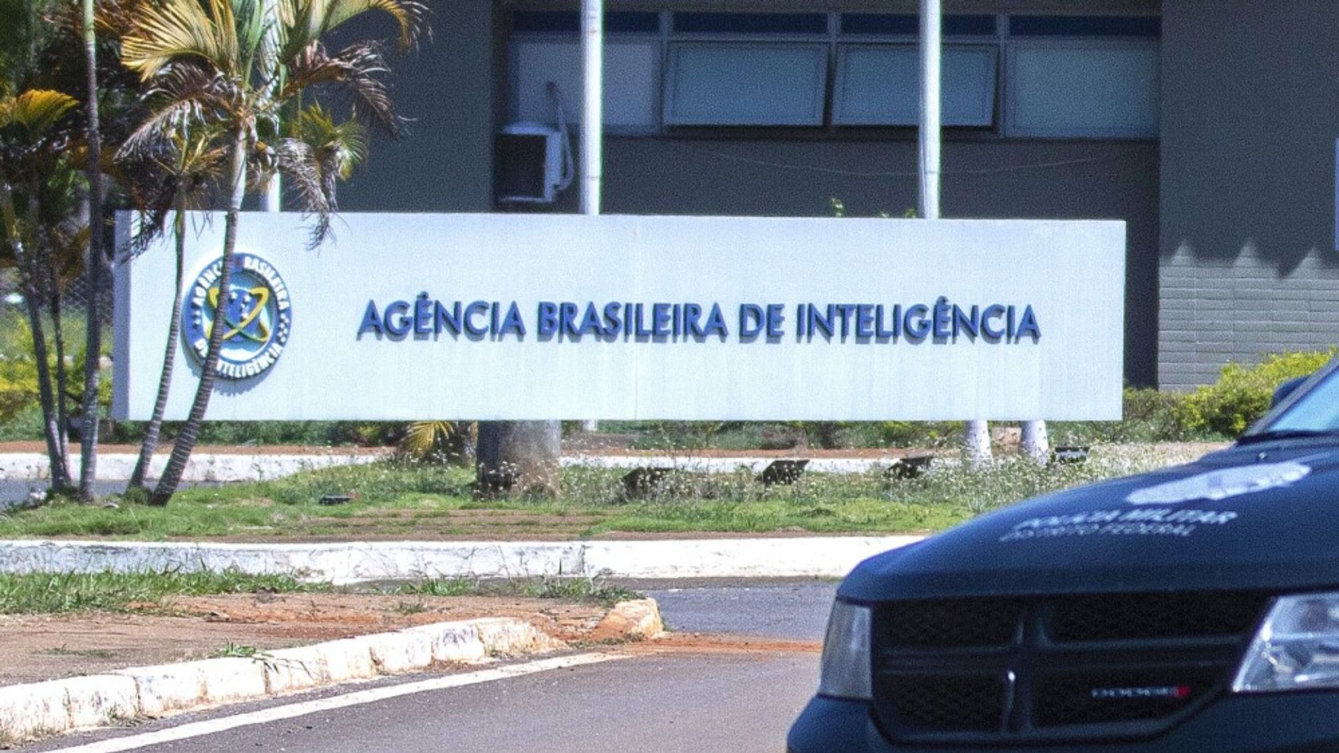 Abin Paralela: PF mira organização criminosa por espionagem e cumpre CINCO mandados de prisão.