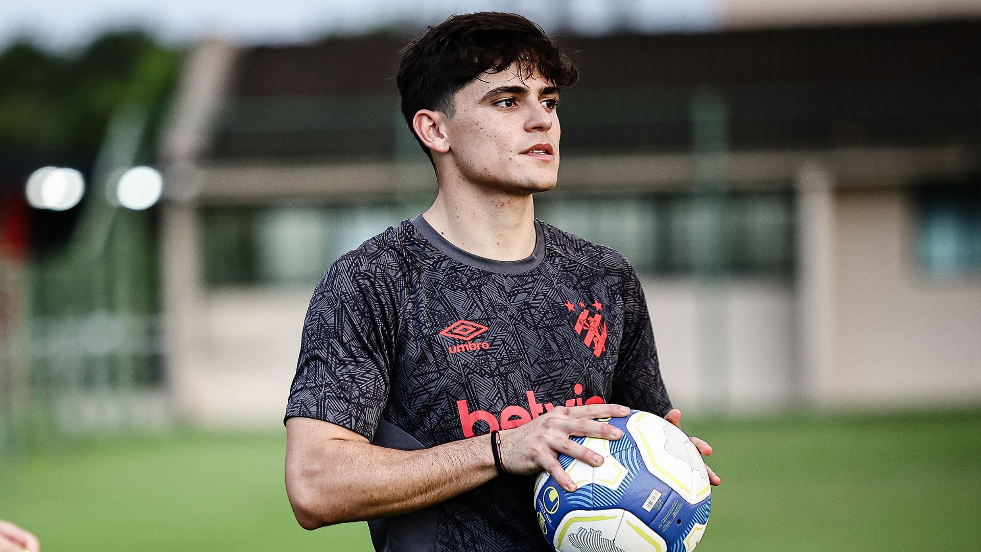 SPORT: contra a Chapecoense, Mariano Soso já poderá contar com LENNY LOBATO. Foto:  Paulo Paiva/Sport Recife.