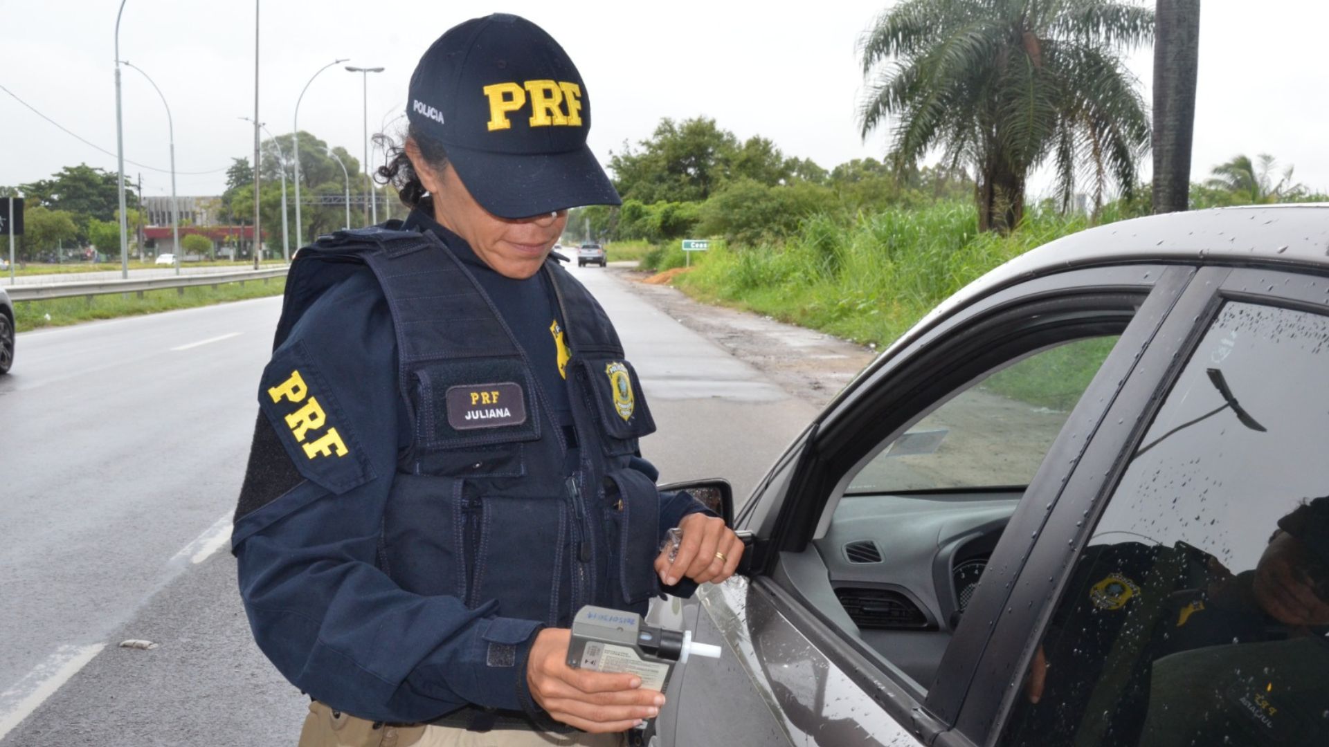 Em Pernambuco, PRF realiza operação de fiscalização contra embriaguez ao volante. Foto: Diculgação/PRF