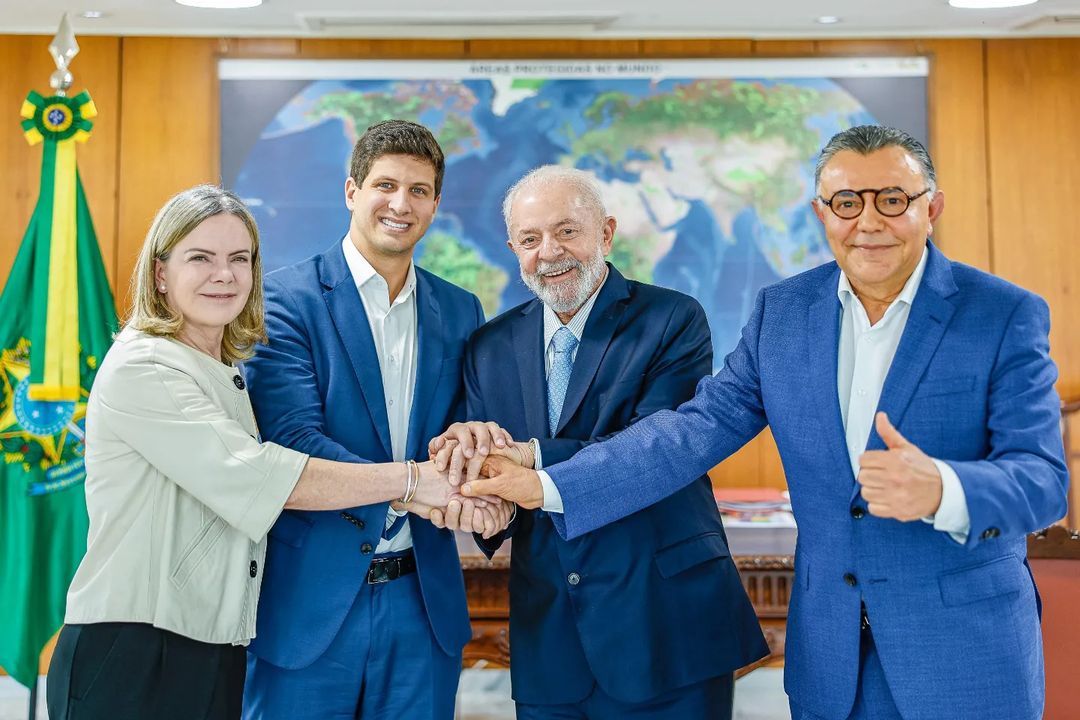 Encontro entre lideranças do PT e PSB joão campos