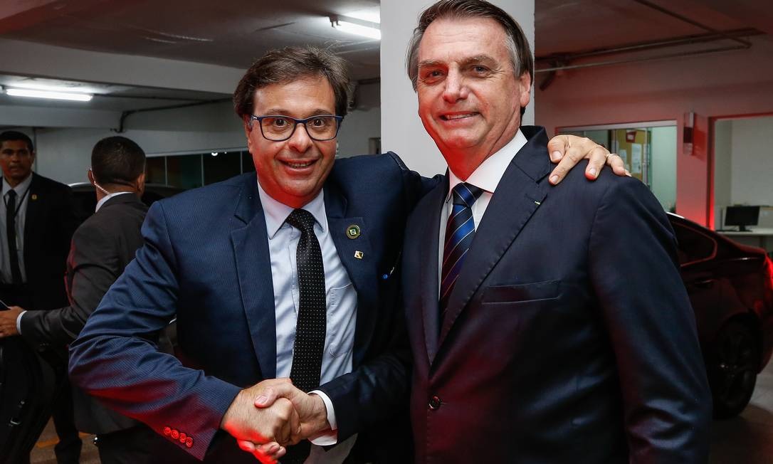 Ex-presidente Jair Bolsonaro ao lado de Gilson Machado Neto