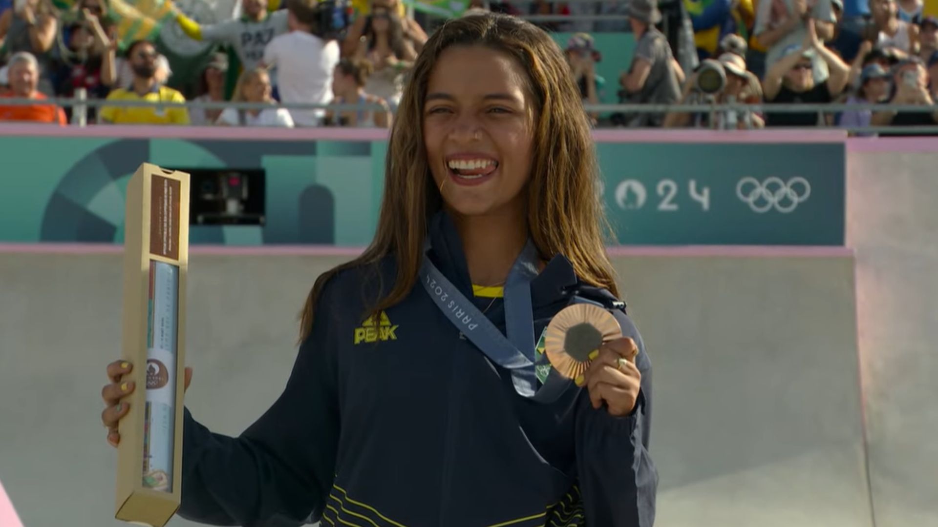 Rayssa Leal conquista medalha de bronze. Foto: Reprodução/Cazé TV