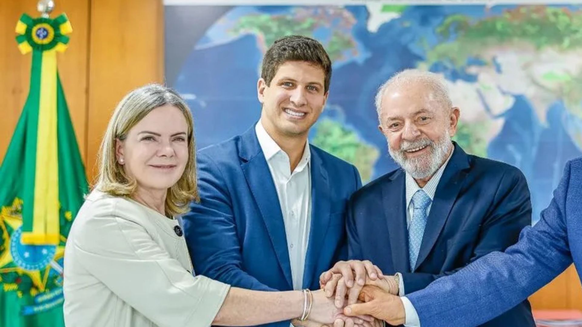 Gleisi Hoffmann, João Campos e Lula. Foto: Ricardo Stuckert