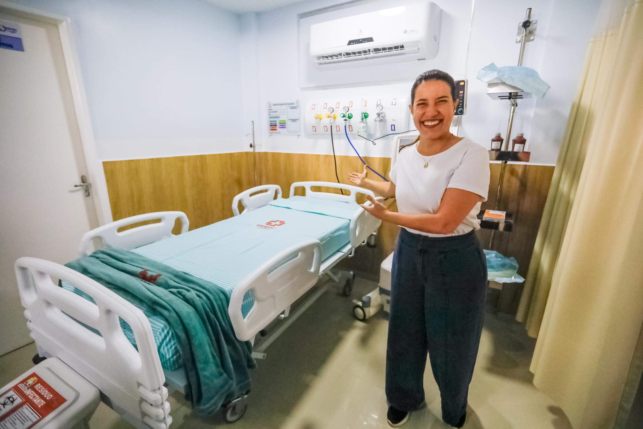 Governadora Raquel Lyra inaugura leito de UTI de hospital