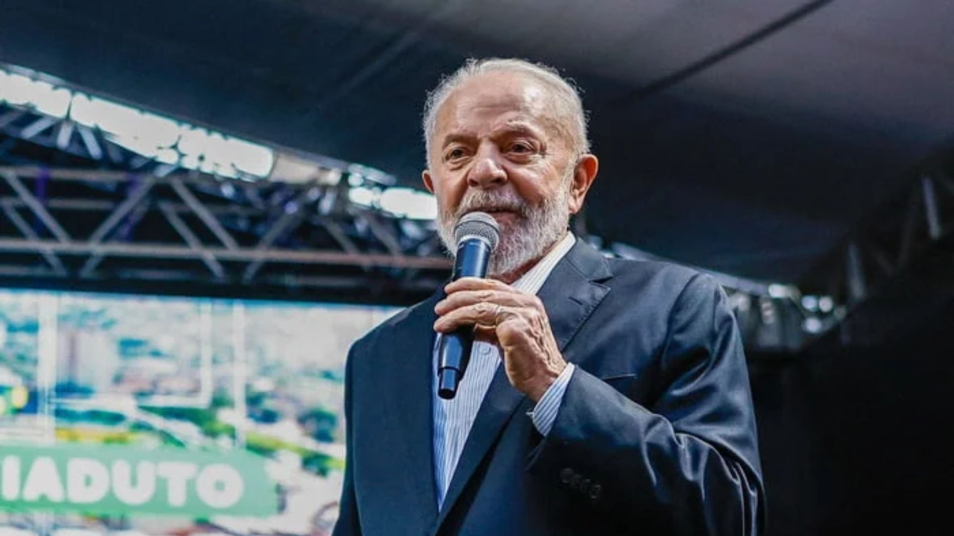 Lula diz que aumento do salário mínimo faz que o brasileiro fique “mais bonitão e mais gordo"