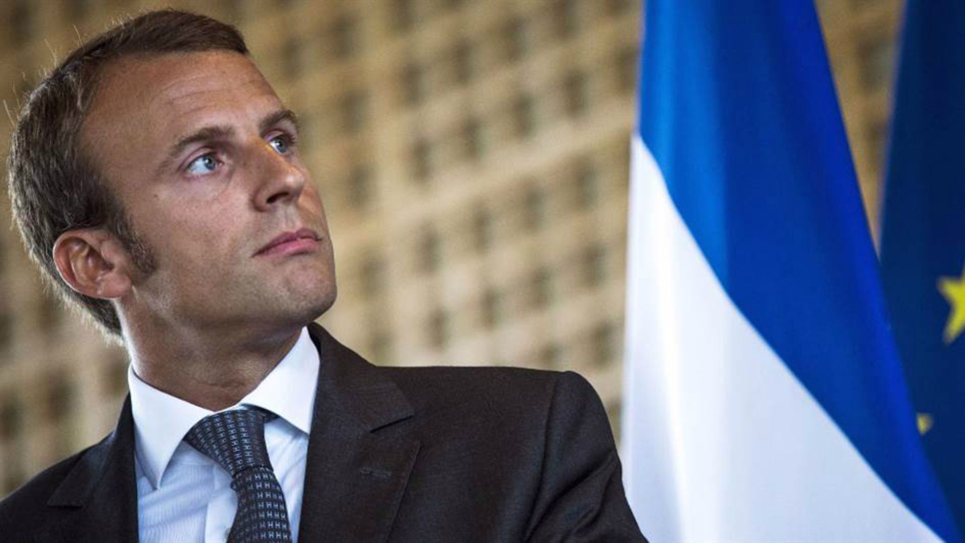 Macron rejeita pedido de renúncia do primeiro-ministro após vitória da esquerda na França.