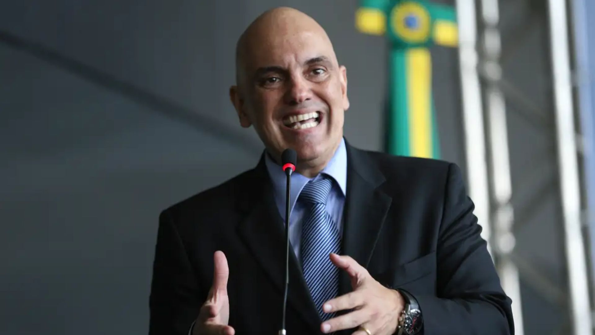 Moraes intima PGR após derrubar norma do CFM contra o aborto legal