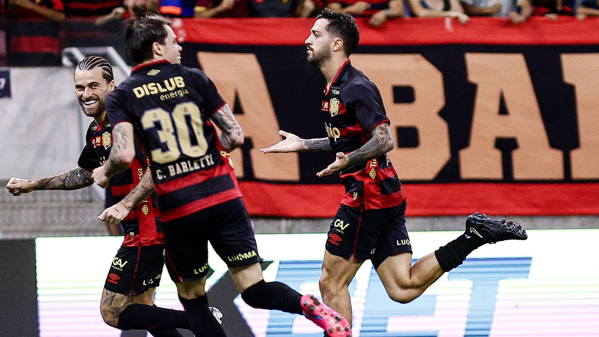 Fabricio Dominguez marcou dois gols na vitória do Sport sobre a Ponte Petra. Foto: Paulo Paiva / Sport Recife.