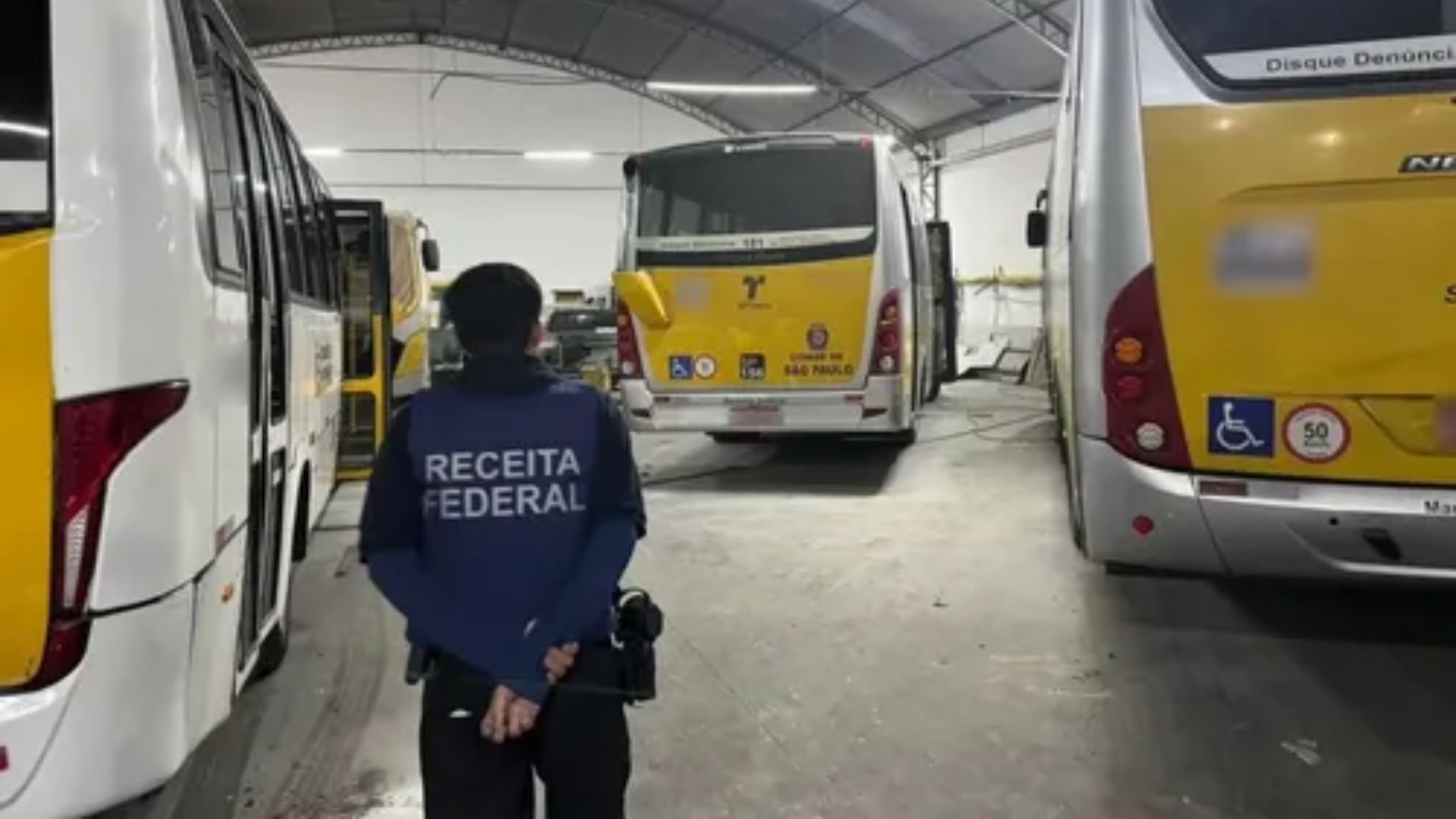 Operação investiga elo entre o PCC e empresa de ônibus