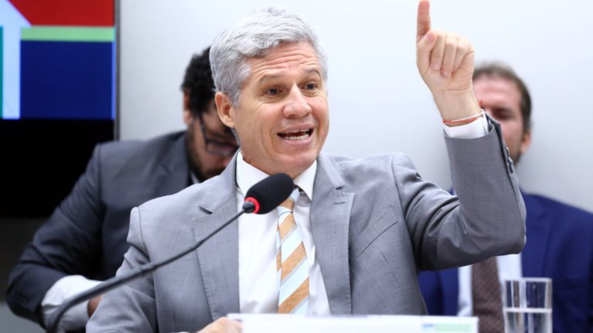 Ministro afirma que governo Lula não descartou 'leilão de arroz'.Foto: Vinicius Loures/Câmara dos Deputados