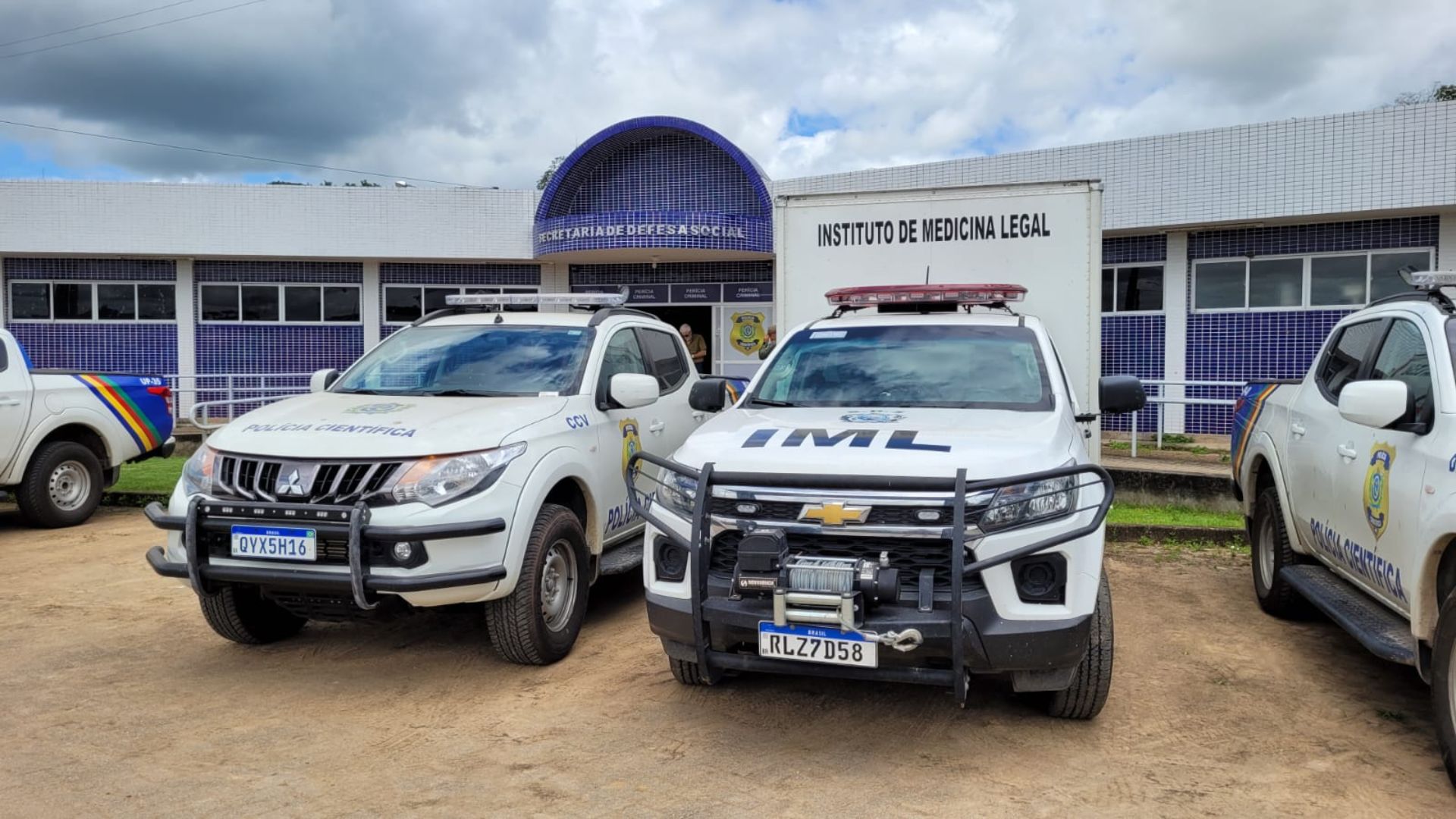 Polícia investiga TRIPLO HOMICÍDIO dentro de piscina, em Itamaracá.