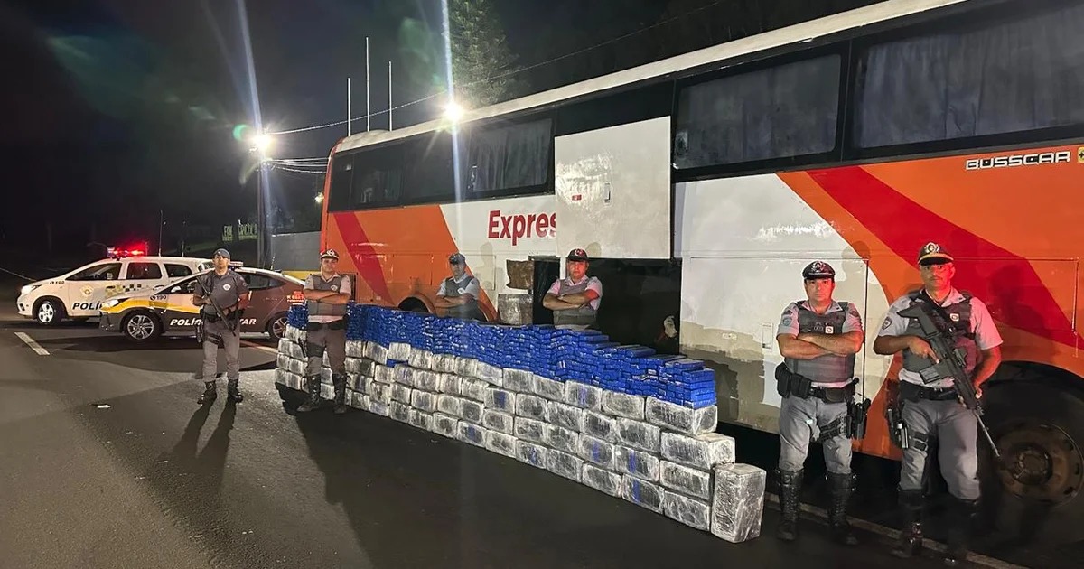 Polícia prende paraguaios com maconha escondida em ônibus. Foto: Reprodução/ Redes Sociais