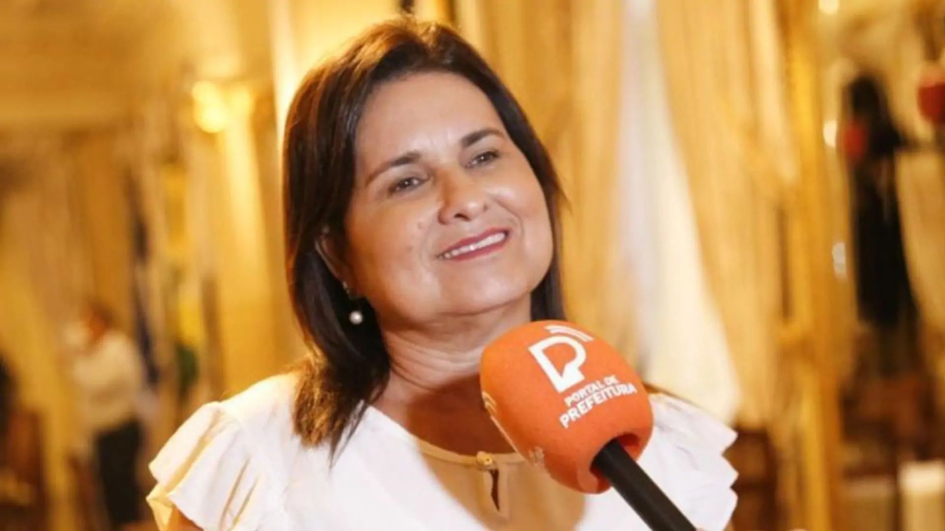 Prefeita Elcione tem aprovação de 58% da população de IGARASSU, diz pesquisa.