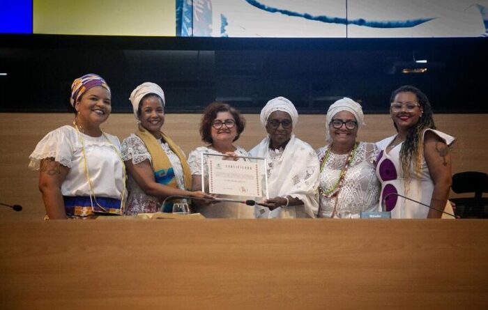 Câmara de Vereadores do Recife homenageia 17 terreiros em reunião solene