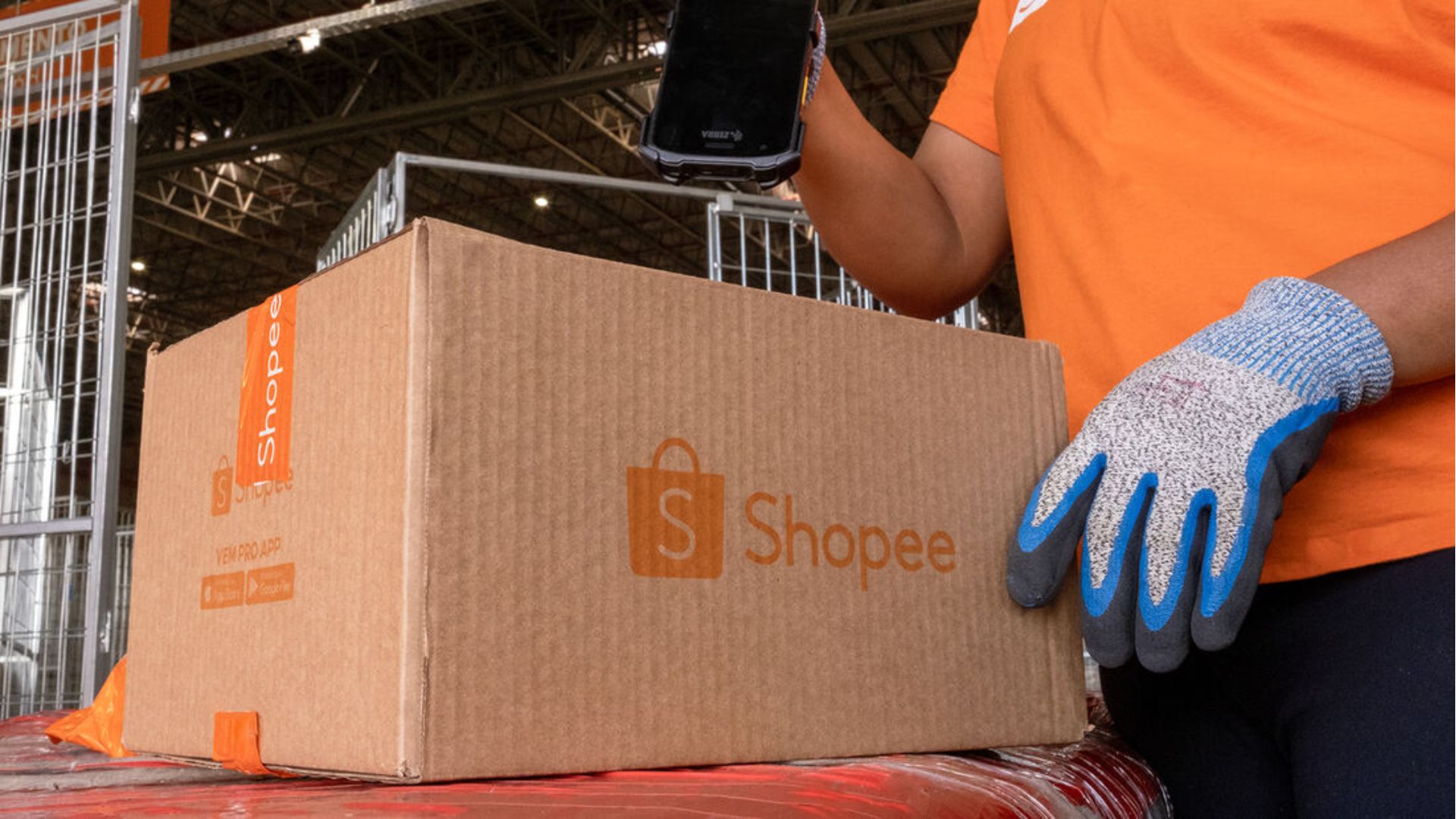 Taxação de 20% em compras internacionais na Shopee e AliExpress iniciam neste sábado (27).