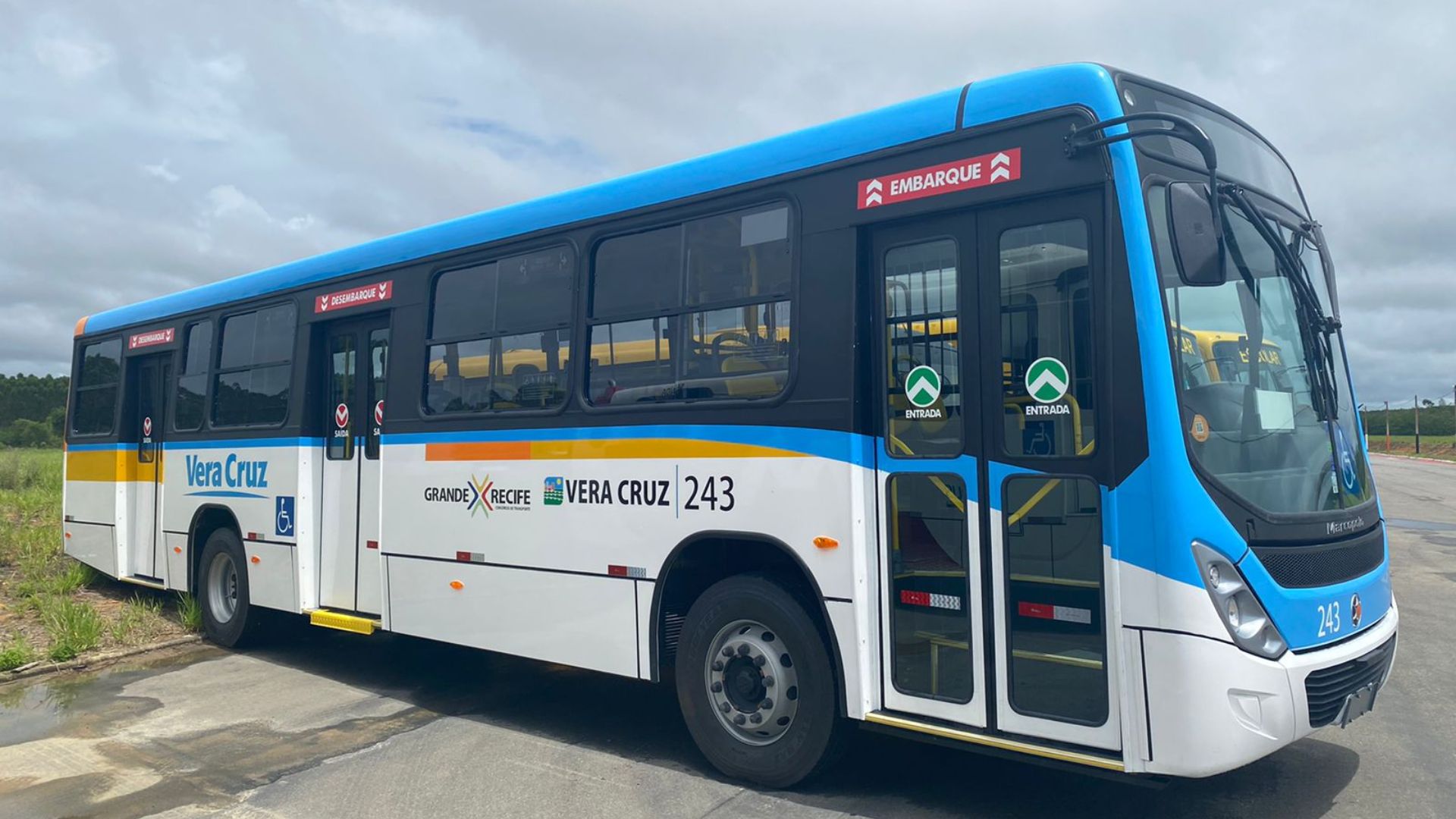 Vera Cruz: motoristas fazem paralisação e ônibus saem com atraso.