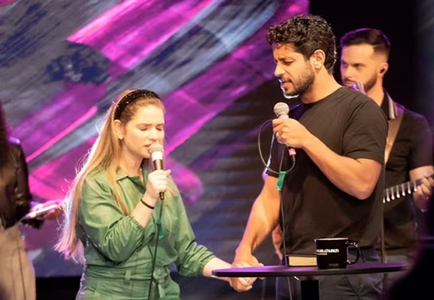 Cantora gospel, Camila Campos, é diagnosticada com câncer avançado durante gravidez