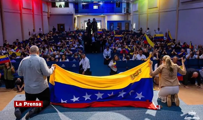 Venezuelanos cristãos oram pela intervenção de Deus: ‘Ele não se esqueceu de nós’