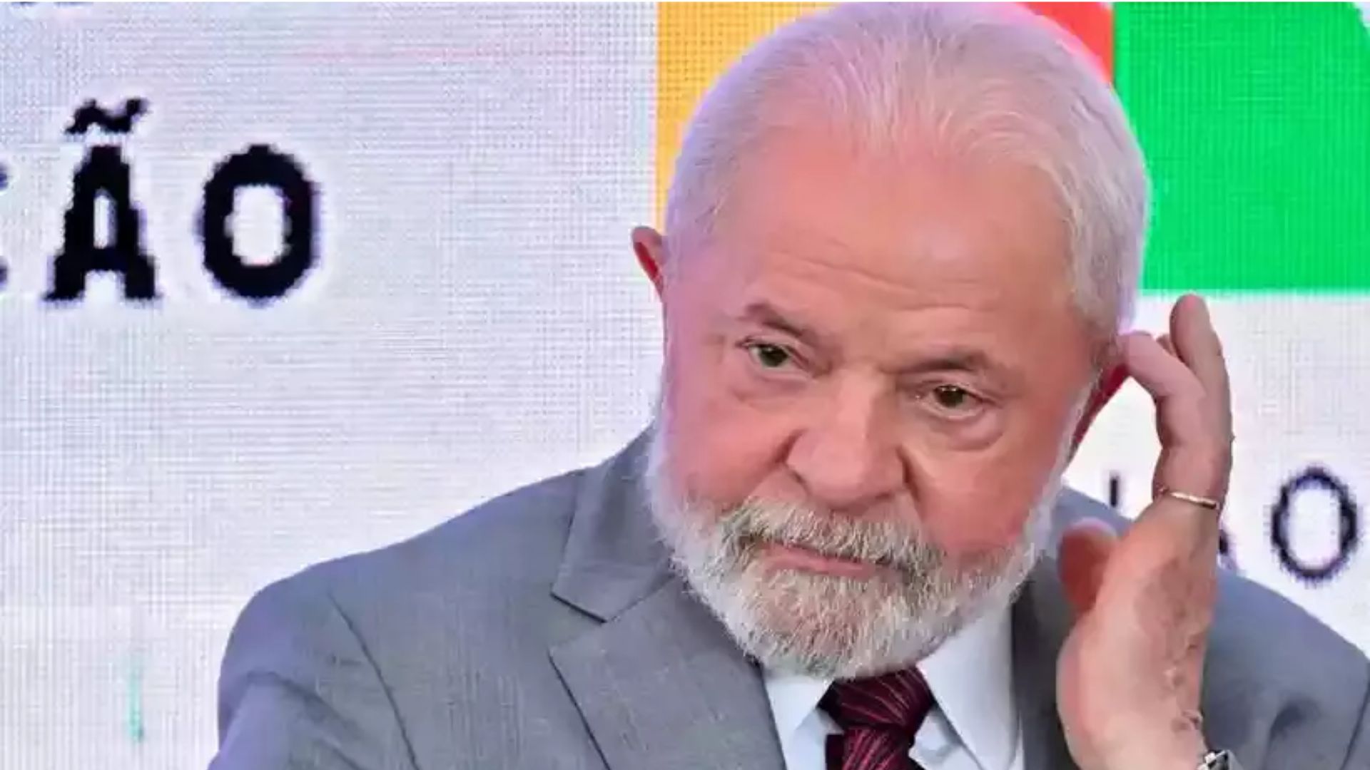 Lula chama embaixador na Argentina para reunião após encontro de Milei e Bolsonaro.