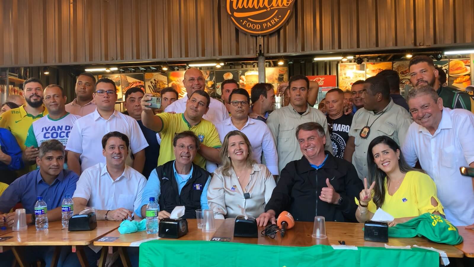 Bolsonaro em encontro com apoiadores em Olinda. Foto: Portal de Prefeitura