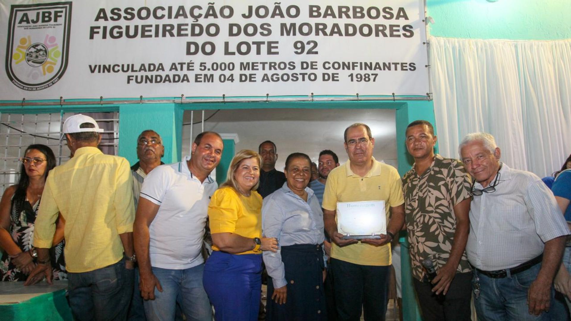 Mano Medeiros tem encontro com 400 lideranças e recebe homenagem em Jaboatão.