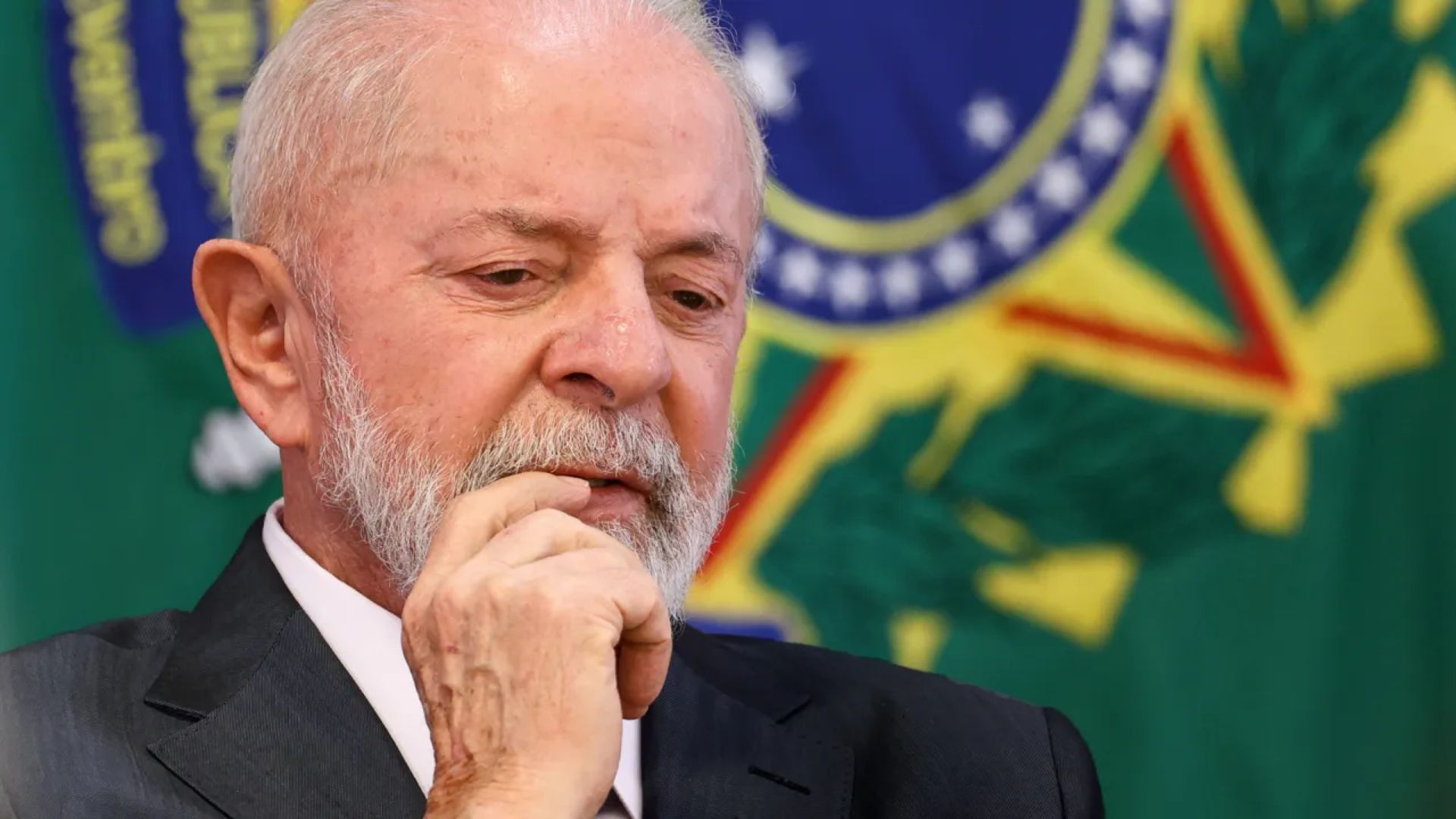 PÉ DE MEIA: Governo Federal bloqueia R$ 500 MILHÕES do benefício após anunciar expansão.